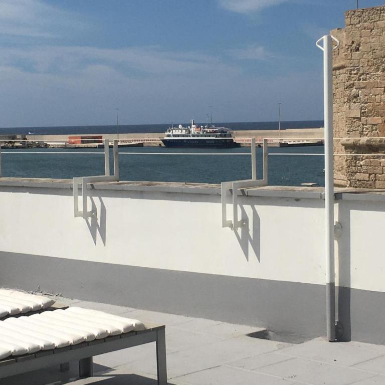 Noah Suite & Apartments - King Room with Sea View - 38