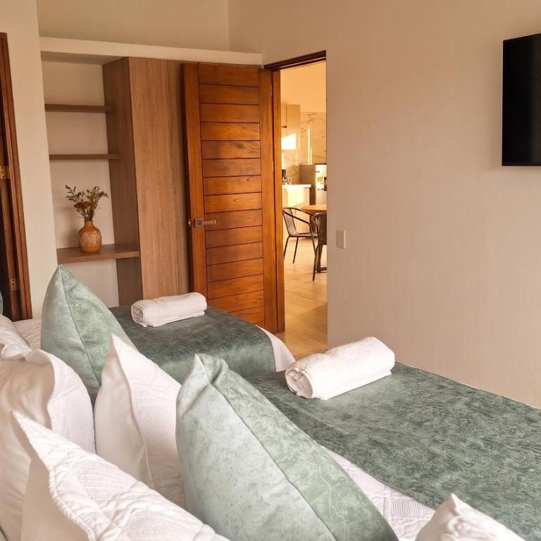 Hotel Balcones de los Olivos - Triple Room with Balcony - 4