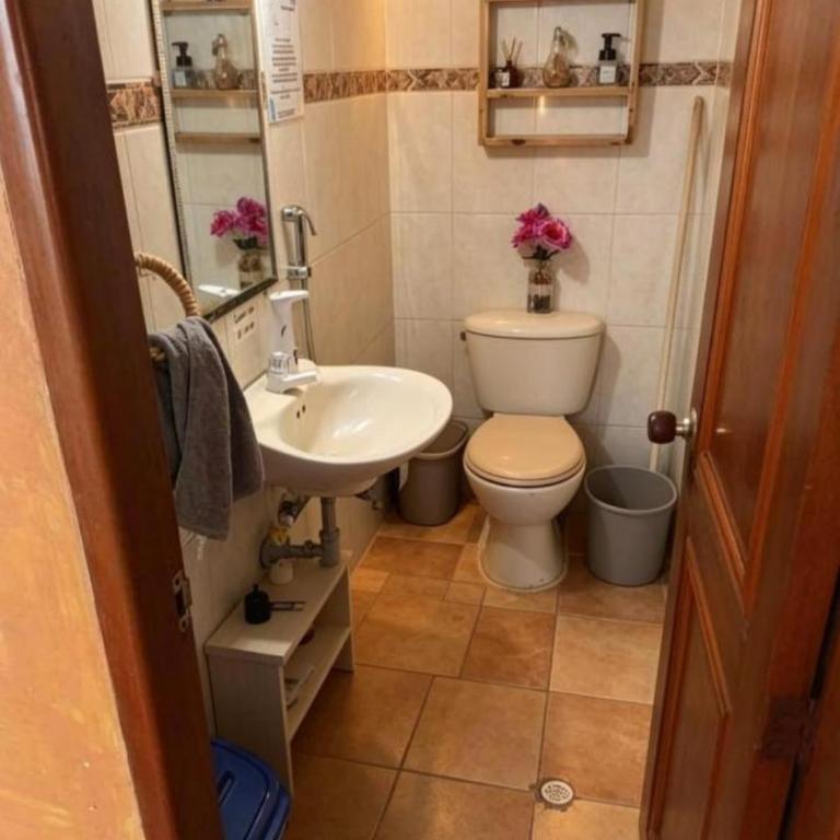 CONFORT Room AIRE AC - Desayuno - Tv - Baño Compartido - Excelente Ubicación Muelle Cruceros - Exquisita Atención y Buen Ambiente - Habitación Cuádruple Confort - 15