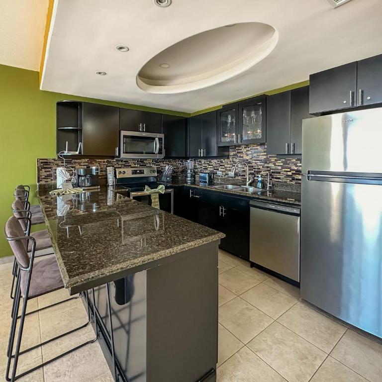 Upscale Ocean View 2BR Condo #509 - Apartment - 4