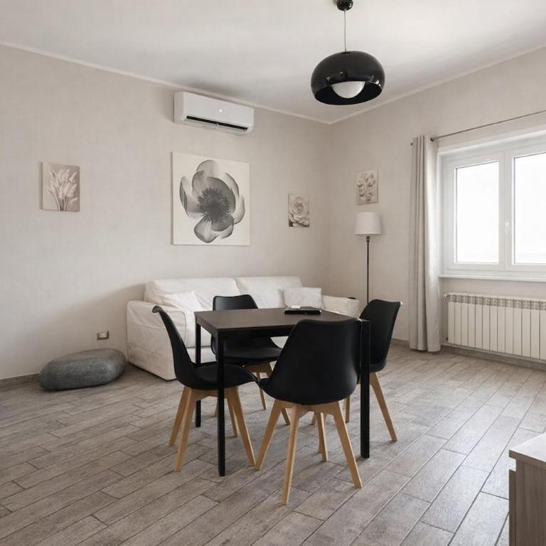 Chic Rome Apartment Near Metro B & Colosseum - Apartment mit 1 Schlafzimmer - 1