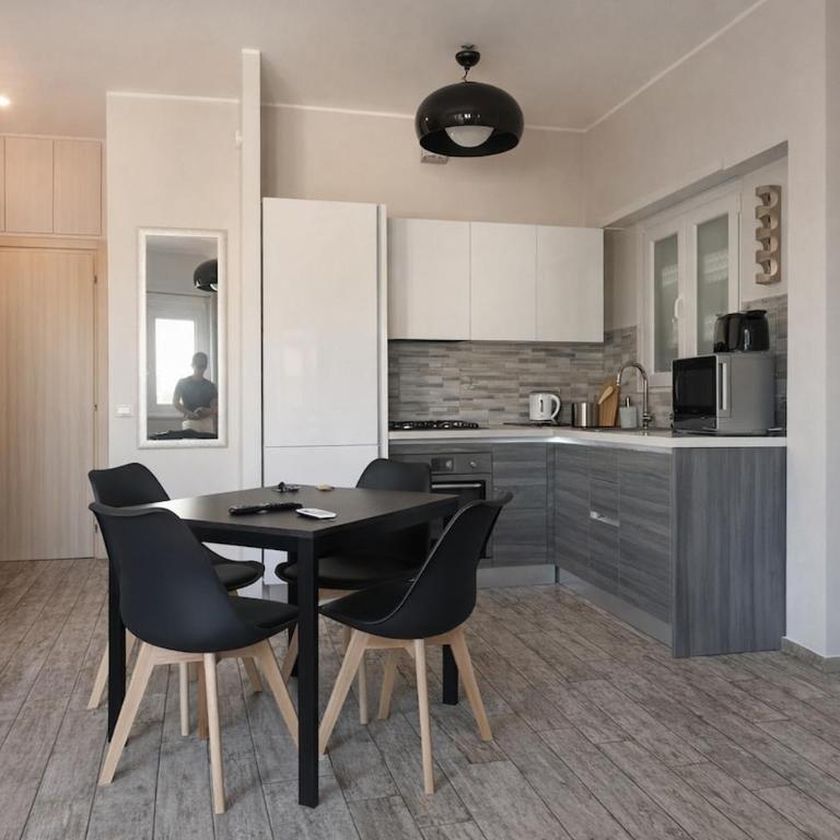 Chic Rome Apartment Near Metro B & Colosseum - Apartment mit 1 Schlafzimmer - 2