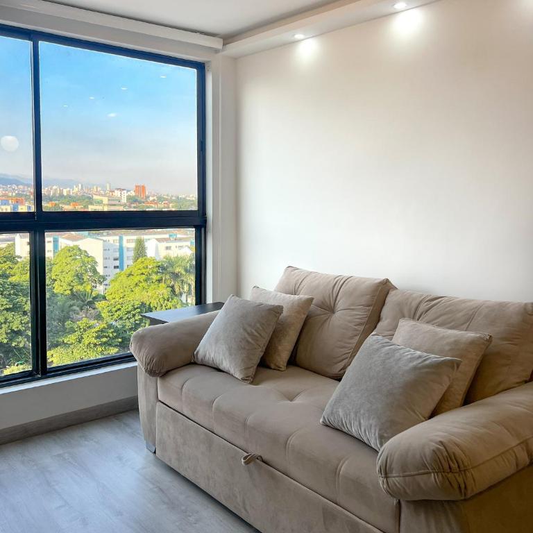 Apartamento de lujo con excelente vista, sur de Cali - Two-Bedroom Apartment - 2