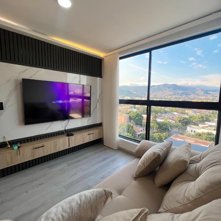 Apartamento de lujo con excelente vista, sur de Cali - Two-Bedroom Apartment - 1