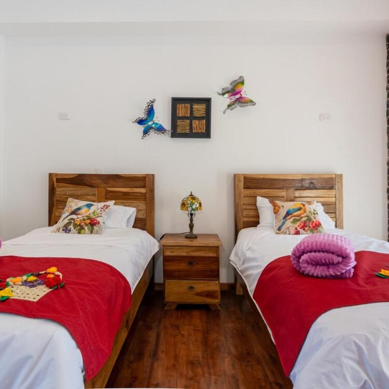 La Chapolera with Hot Tub and Free Private Parking - Three-Bedroom Apartment - 2