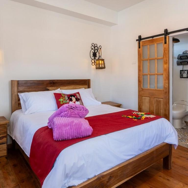 La Chapolera with Hot Tub and Free Private Parking - Three-Bedroom Apartment - 4