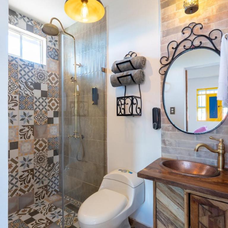 La Chapolera with Hot Tub and Free Private Parking - Three-Bedroom Apartment - 14
