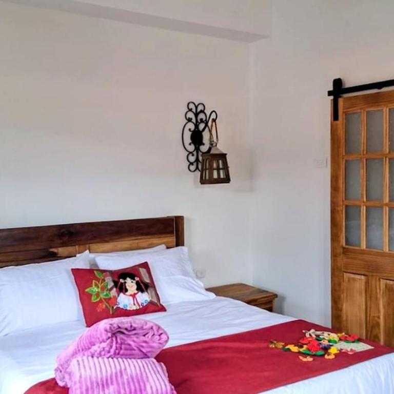 La Chapolera with Hot Tub and Free Private Parking - Three-Bedroom Apartment - 20
