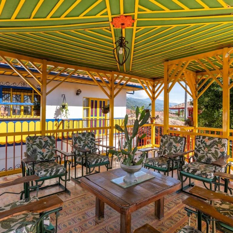 La Chapolera with Hot Tub and Free Private Parking - Three-Bedroom Apartment - 24