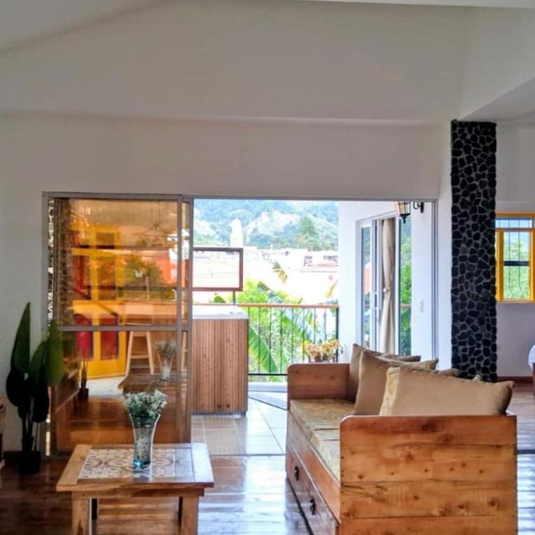 La Chapolera with Hot Tub and Free Private Parking - Three-Bedroom Apartment - 25