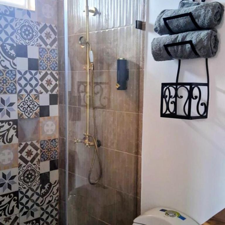 La Chapolera with Hot Tub and Free Private Parking - Three-Bedroom Apartment - 29
