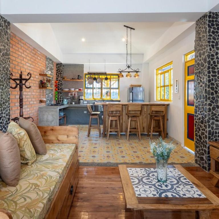 La Chapolera with Hot Tub and Free Private Parking - Three-Bedroom Apartment - 31