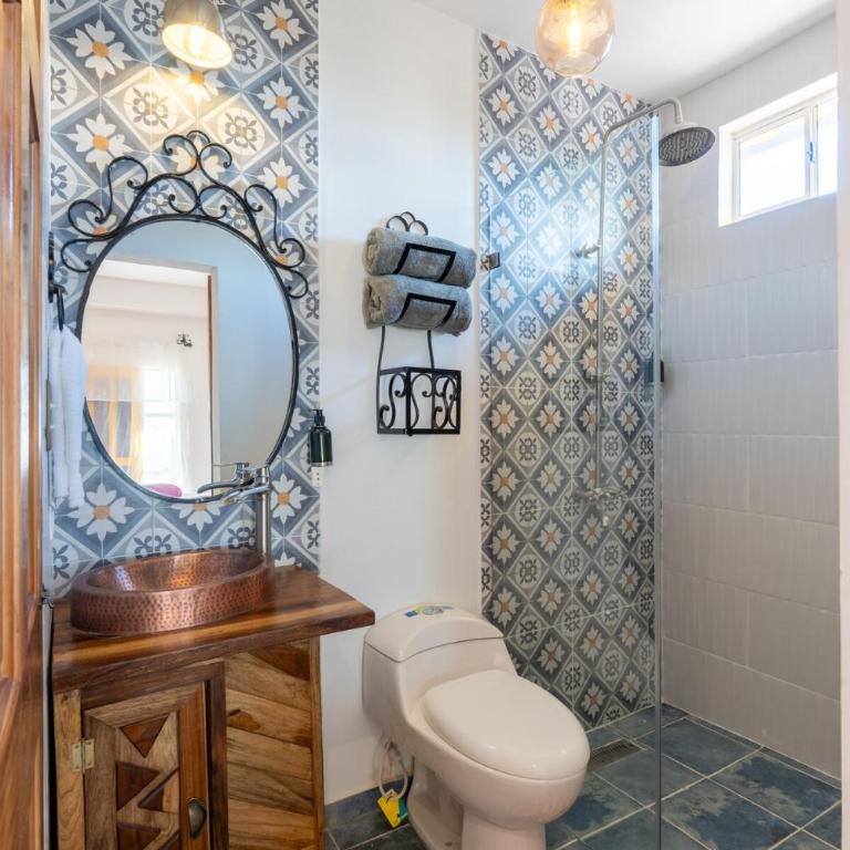 La Chapolera with Hot Tub and Free Private Parking - Three-Bedroom Apartment - 32