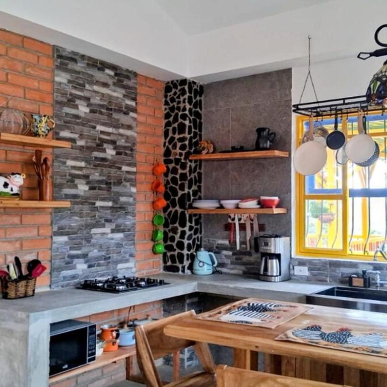 La Chapolera with Hot Tub and Free Private Parking - Three-Bedroom Apartment - 35