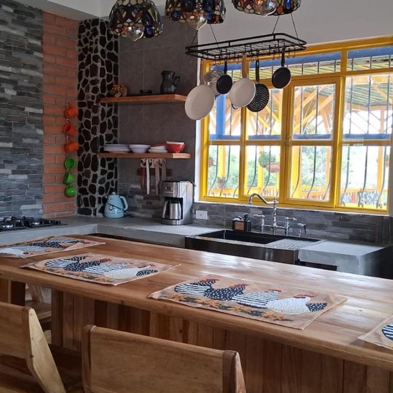 La Chapolera with Hot Tub and Free Private Parking - Three-Bedroom Apartment - 49