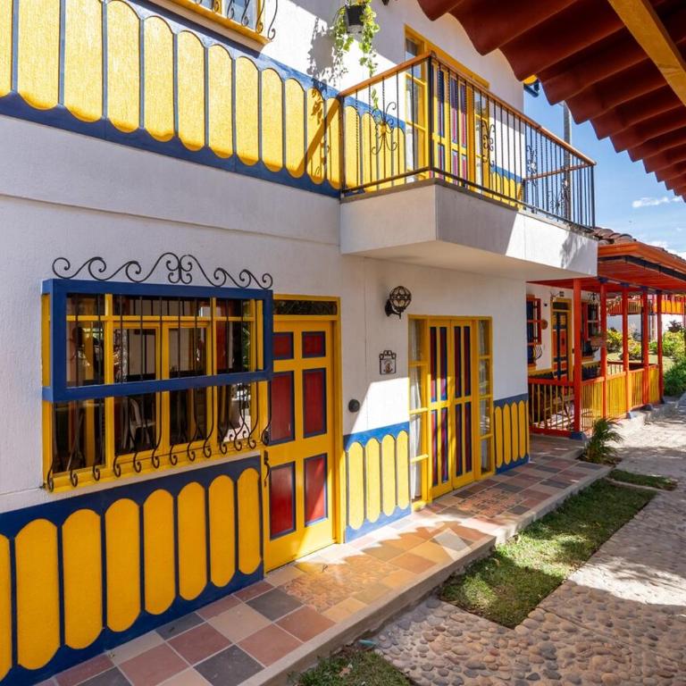 La Chapolera with Hot Tub and Free Private Parking - Three-Bedroom Apartment - 52