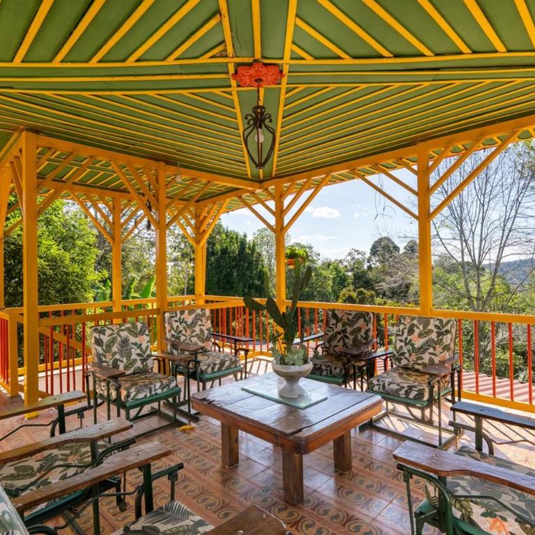 La Chapolera with Hot Tub and Free Private Parking - Three-Bedroom Apartment - 53