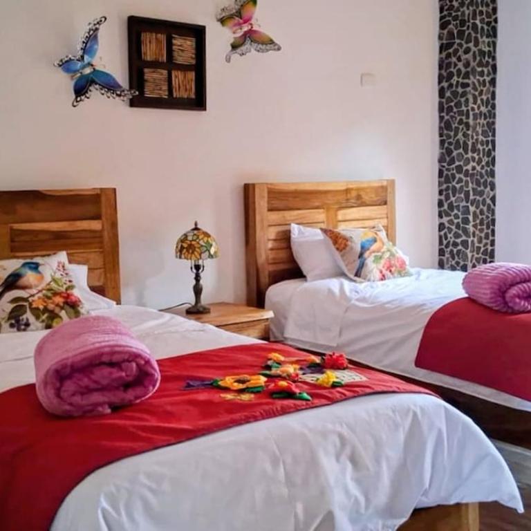 La Chapolera with Hot Tub and Free Private Parking - Three-Bedroom Apartment - 54