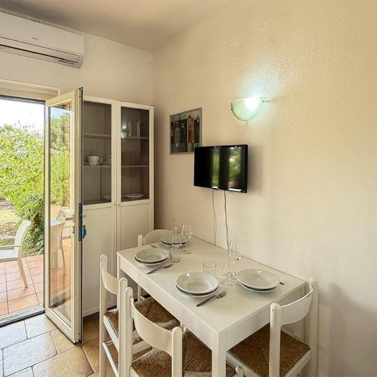 1 Bedroom Amazing Apartment In Costa Rei - Appartamento con 1 Camera da Letto e Balcone - 2