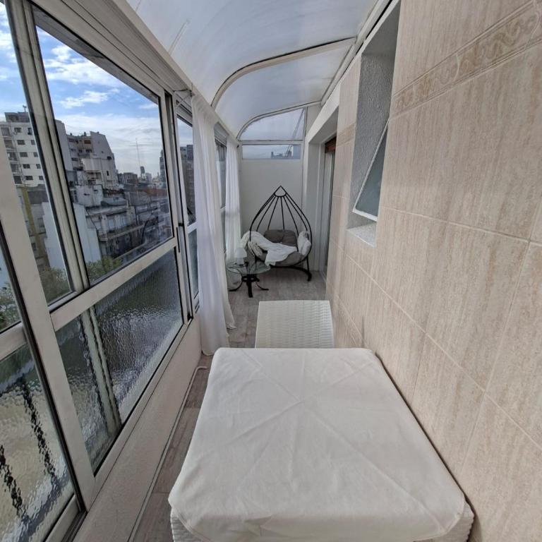 Exclusivo Semipiso con Balcón Techado y Gran Vista a metros del Hospital Italiano - One-Bedroom Apartment - 12