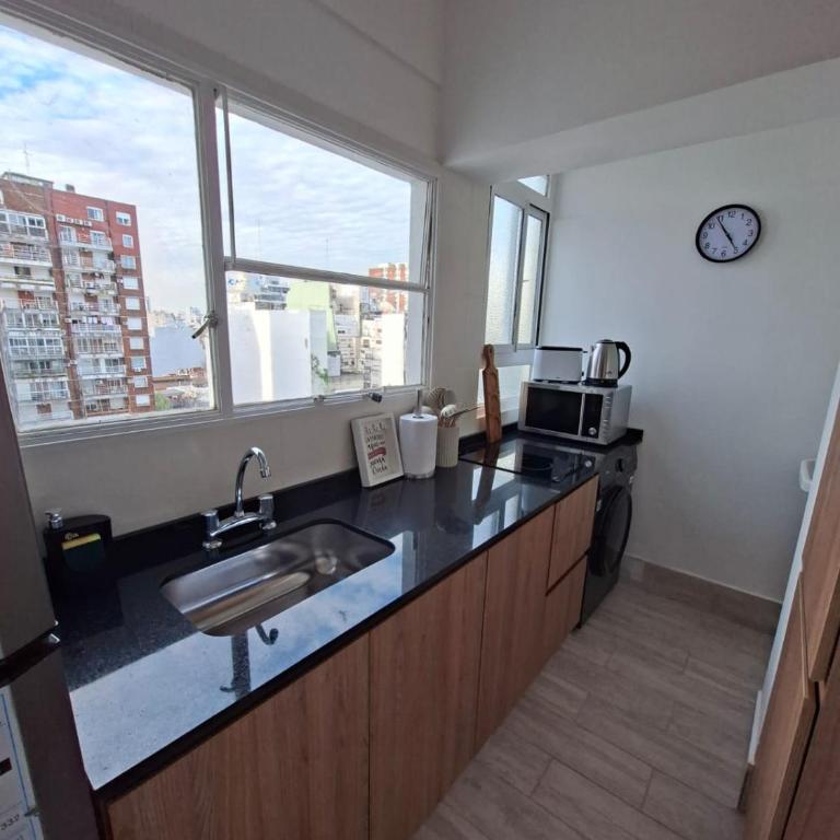 Exclusivo Semipiso con Balcón Techado y Gran Vista a metros del Hospital Italiano - One-Bedroom Apartment - 2