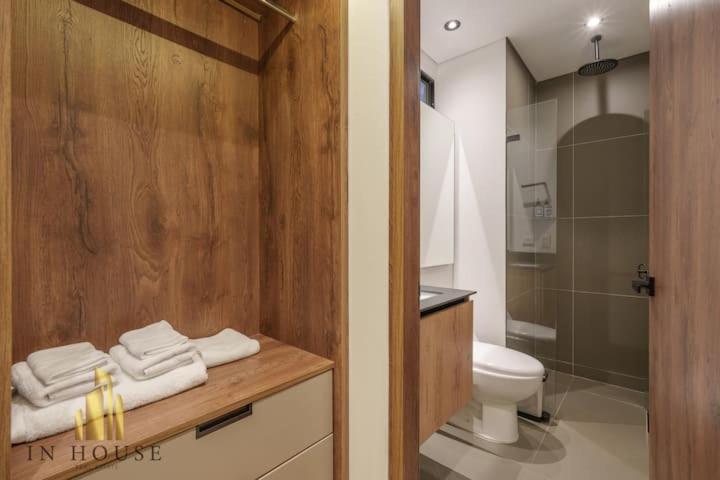 Loft de diseño, con vistas a la ciudad en el Poblado - Apartamento de 3 dormitorios - 40