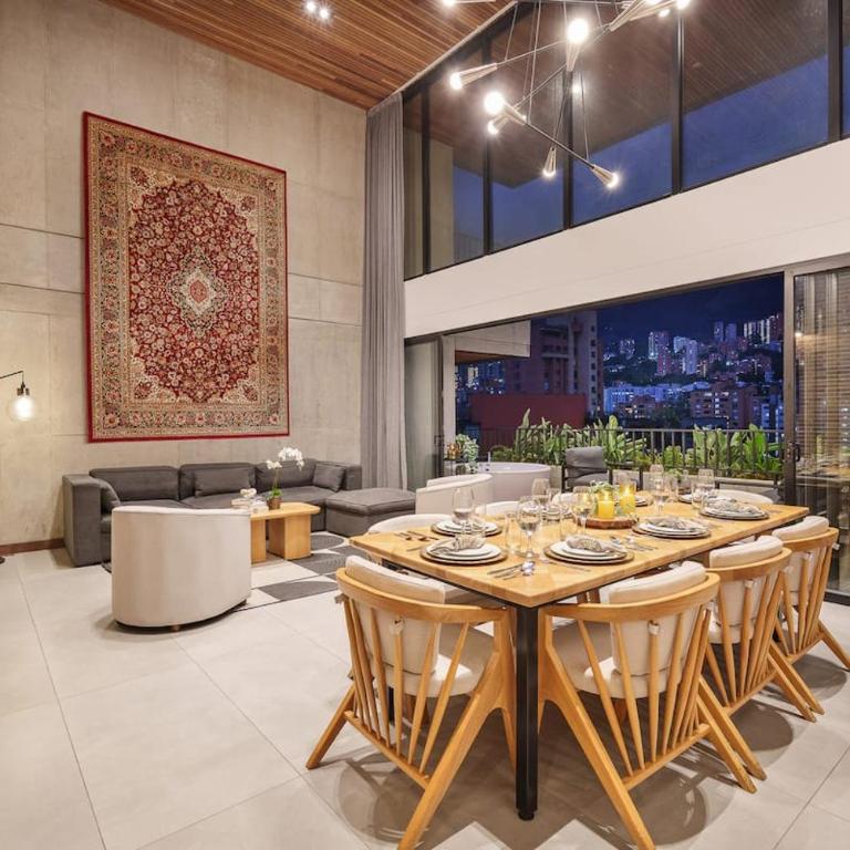 Loft de diseño, con vistas a la ciudad en el Poblado - Apartamento de 3 dormitorios - 54