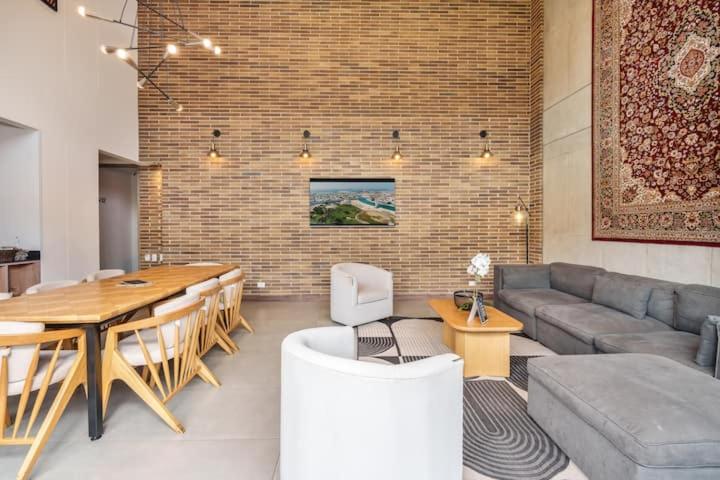 Loft de diseño, con vistas a la ciudad en el Poblado - Apartamento de 3 dormitorios - 56