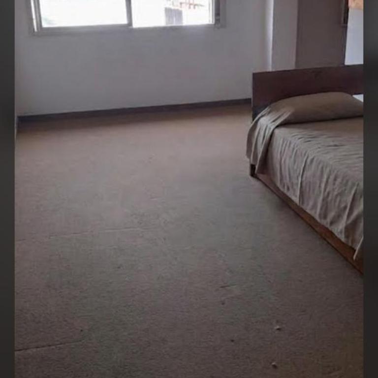 Casa grande a 3 cuadras de la Basílica - Casa de 4 dormitorios - 2