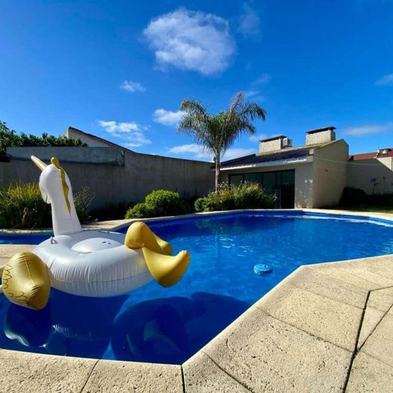 Casa Familiar en Constitución, Pileta, Parque y Quincho - Casa con 1 dormitorio - 35