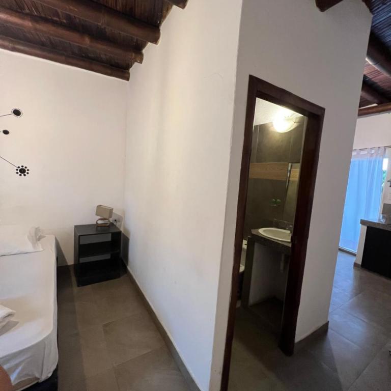 KIWI Rooftop HOSTEL & SUITES - Double Room - 4