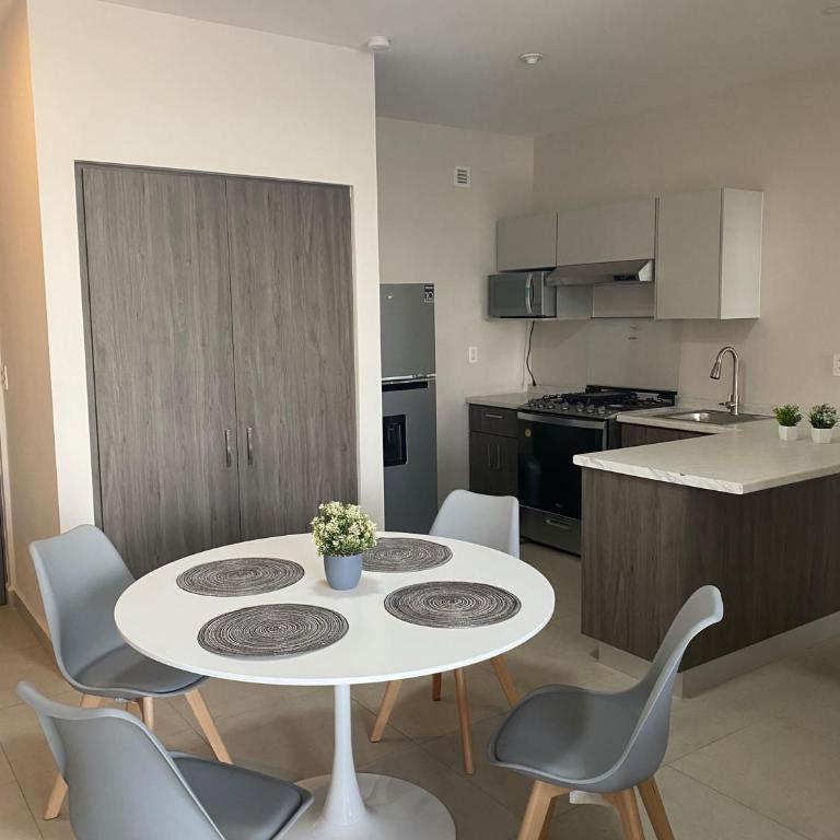 BarLó - Apartamentos de Lujo Arena Vive el Parque - Monterrey Arena - Parque Fundidora - Familienapartment mit 2 Schlafzimmern und Aussicht - 5