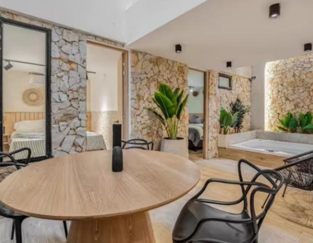 Duplex de 5 habitaciones con jacuzzi Poblado, Medellin - Apartamento - 12
