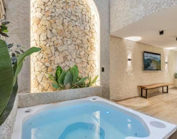 Duplex de 5 habitaciones con jacuzzi Poblado, Medellin - Apartamento - 18