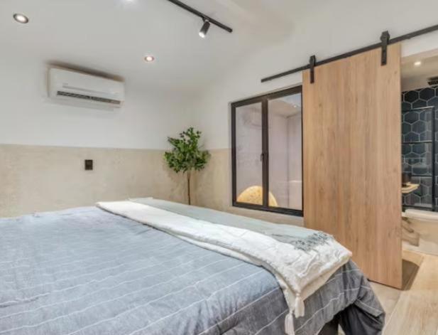 Duplex de 5 habitaciones con jacuzzi Poblado, Medellin - Apartamento - 35