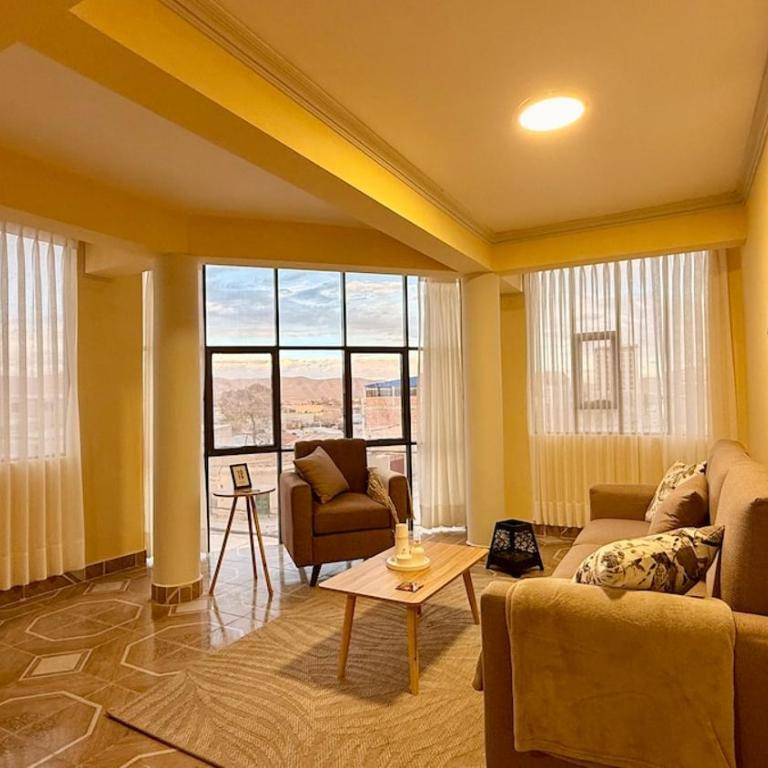 Centrally located with 2 queen bedrooms cozy and comfortable - Apartment - 1