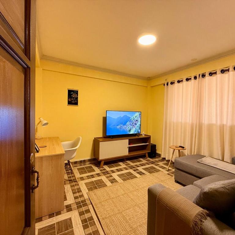 Centrally located with 2 queen bedrooms cozy and comfortable - Apartment - 4