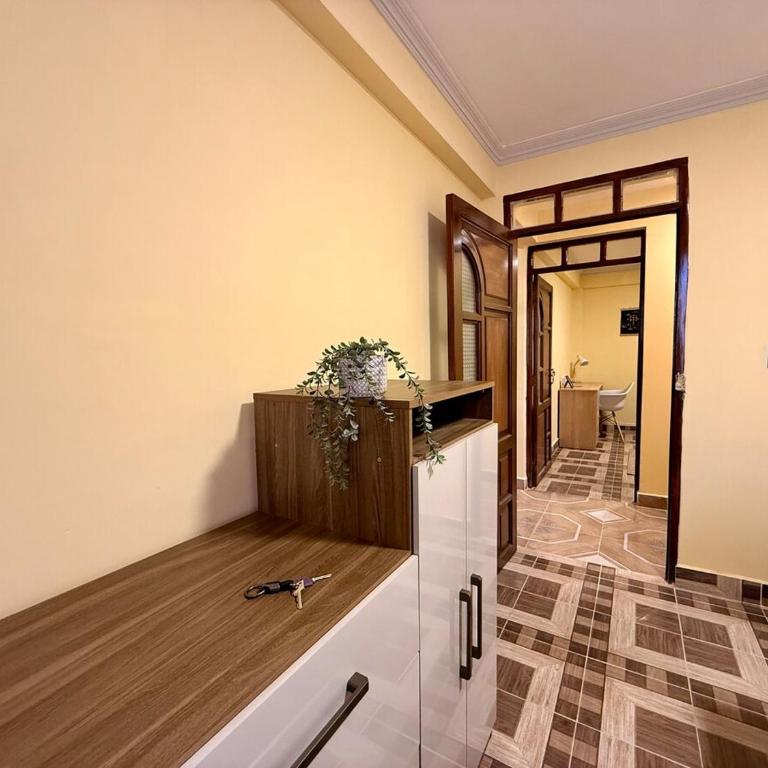 Centrally located with 2 queen bedrooms cozy and comfortable - Apartment - 25