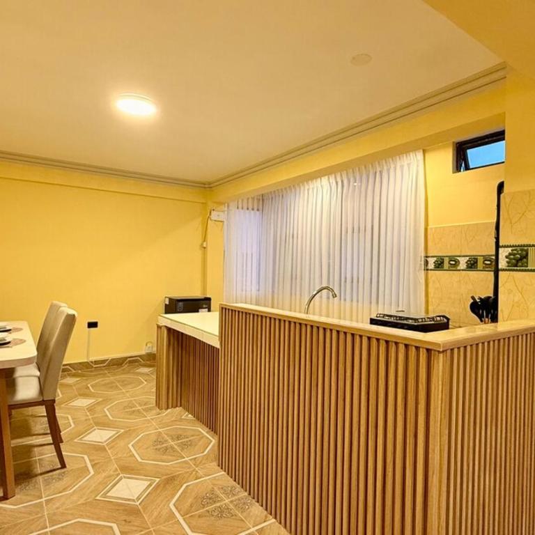 Centrally located with 2 queen bedrooms cozy and comfortable - Apartment - 31