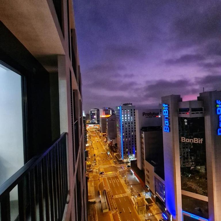 Executive Apartment - King Bed - Workspace & AC - Apartamento de 1 dormitorio - 7