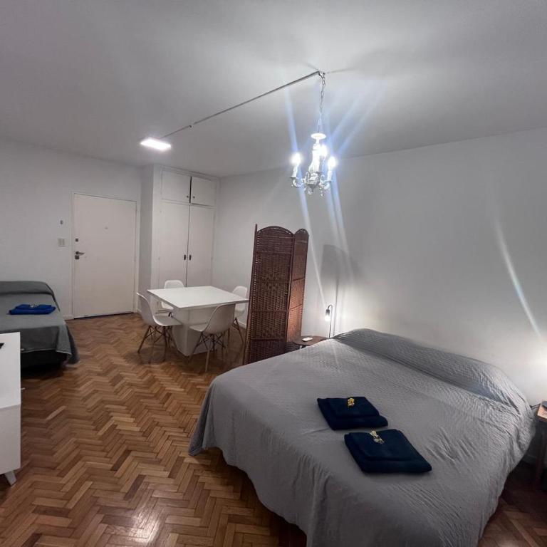 Ubicación Fabulosa!! - One-Bedroom Apartment - 1