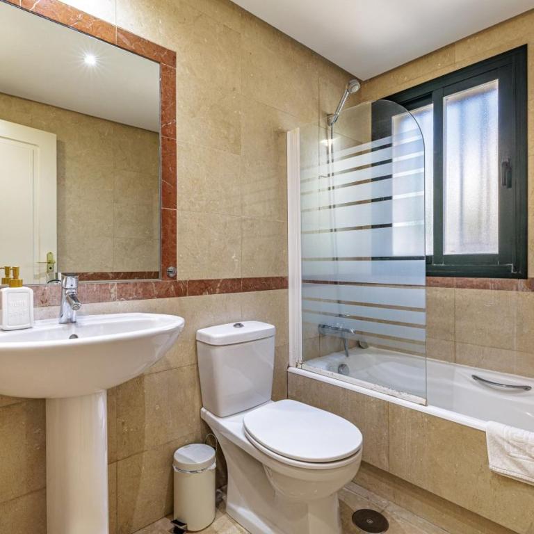 5 min to Banus, Pools, Hot Tub, Parking - Apartamento con terraza - 12