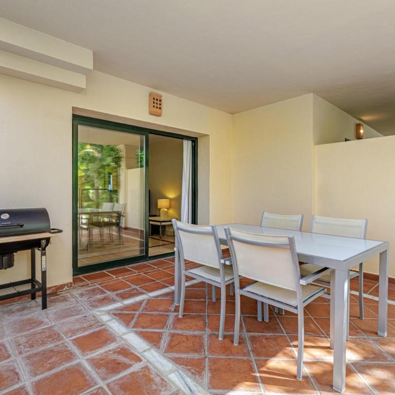 5 min to Banus, Pools, Hot Tub, Parking - Apartamento con terraza - 13