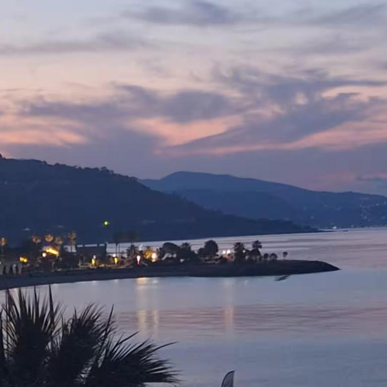 Maison Mirella - Vista mare e aria condizionata a Menton - Appartement 1 Chambre - 5