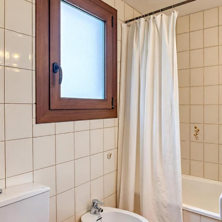apartament amb piscina comunitària al Golfet - Apartamento - 11