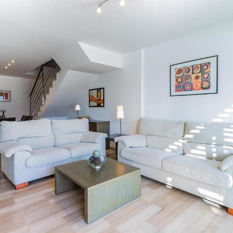 Duplex La Nau B - Three-Bedroom Home - 2