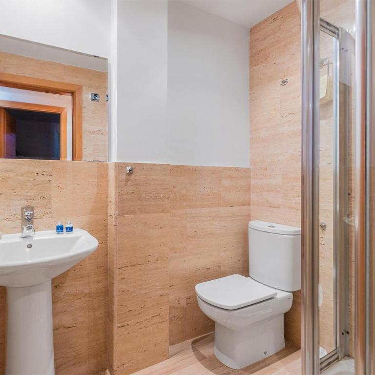 Duplex La Nau B - Three-Bedroom Home - 12