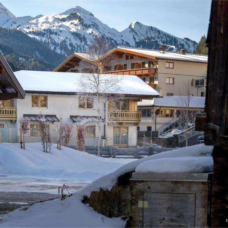 Appartments Am Bach - Two-Bedroom Apartment with Balcony - 15