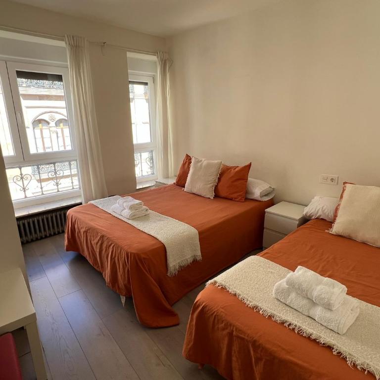 CASA TITA PLAZA MAYOR a 1 minuto, 5 baños - Appartamento - 7