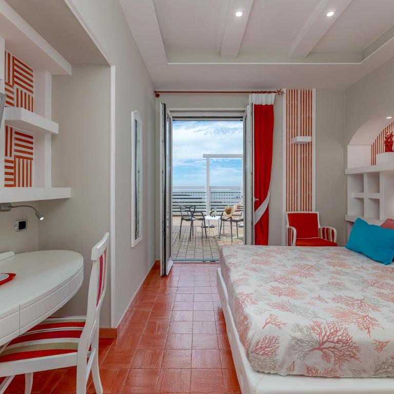 Hotel Prestige - Camera Deluxe Matrimoniale con Vista Mare - 3